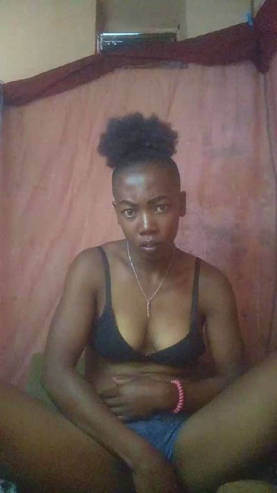 louise9794 live cam on Cam4