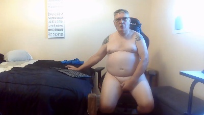loumtl3 live cam on Cam4