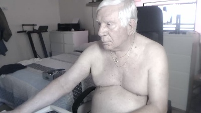 lourega38 live cam on Cam4