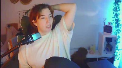 lovekiitsune live cam on Cam4