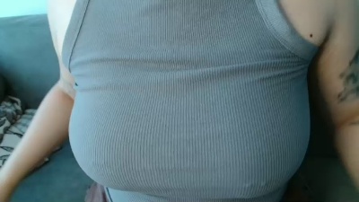lovely_big_tits live cam on Cam4