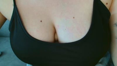 lovely_big_tits live cam on Cam4