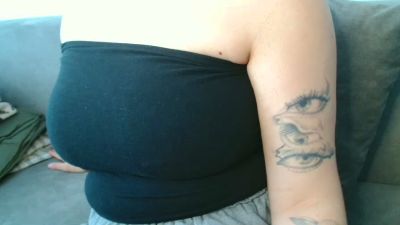 lovely_big_tits live cam on Cam4