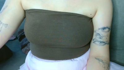 lovely_big_tits live cam on Cam4