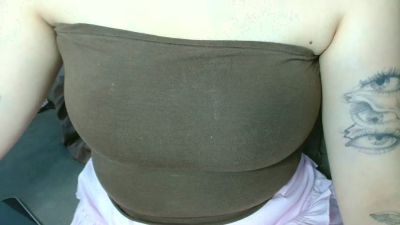 lovely_big_tits live cam on Cam4