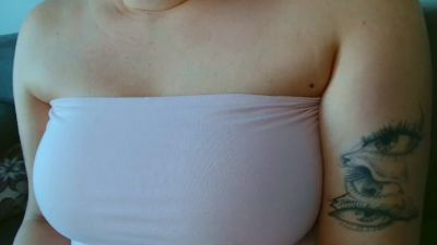 lovely_big_tits live cam on Cam4