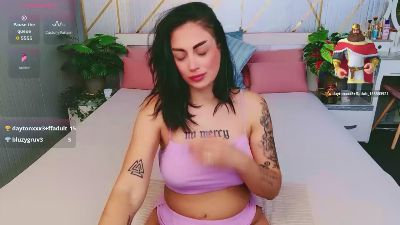 lovelynicollxxx live cam on Cam4