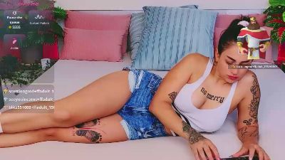lovelynicollxxx live cam on Cam4