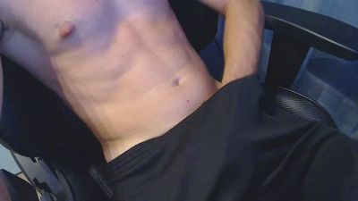 luca2423 live cam on Cam4