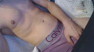 luca2423 live cam on Cam4