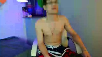 luca_white live cam on Cam4