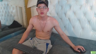 luca_white live cam on Cam4