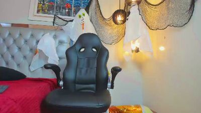 luca_white live cam on Cam4