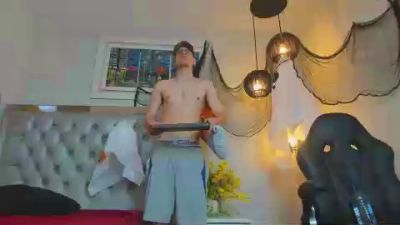 luca_white live cam on Cam4