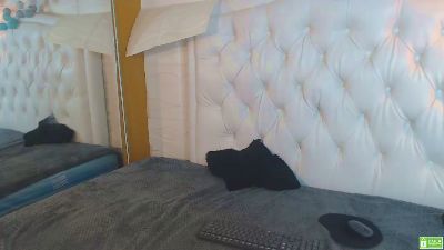 luca_white live cam on Cam4