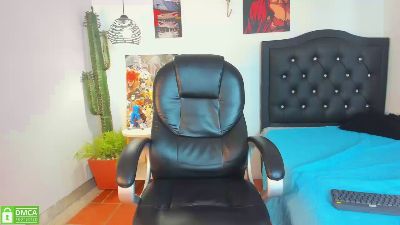 luca_white live cam on Cam4
