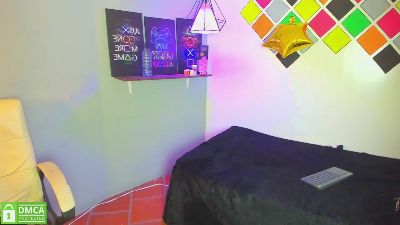 luca_white live cam on Cam4