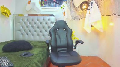 luca_white live cam on Cam4