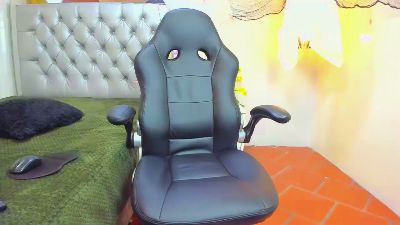 luca_white live cam on Cam4