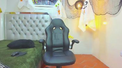 luca_white live cam on Cam4