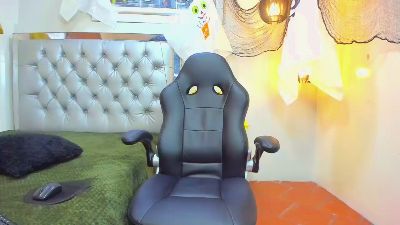 luca_white live cam on Cam4