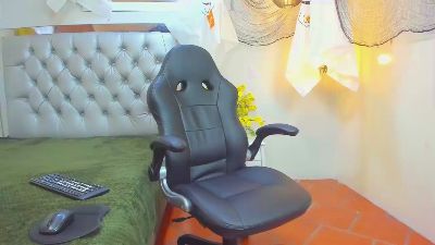 luca_white live cam on Cam4