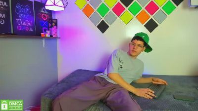 luca_white live cam on Cam4