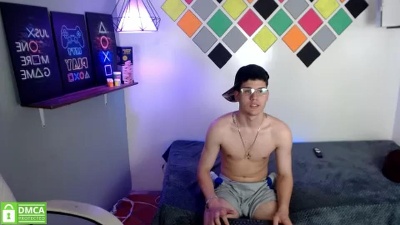luca_white live cam on Cam4