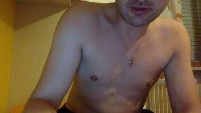 lucaluca8585 live cam on Cam4