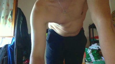 lucaluca8585 live cam on Cam4