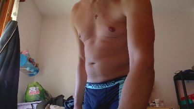 lucaluca8585 live cam on Cam4