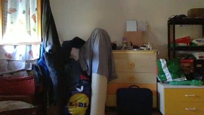lucaluca8585 live cam on Cam4