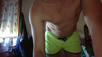 lucaluca8585 live cam on Cam4