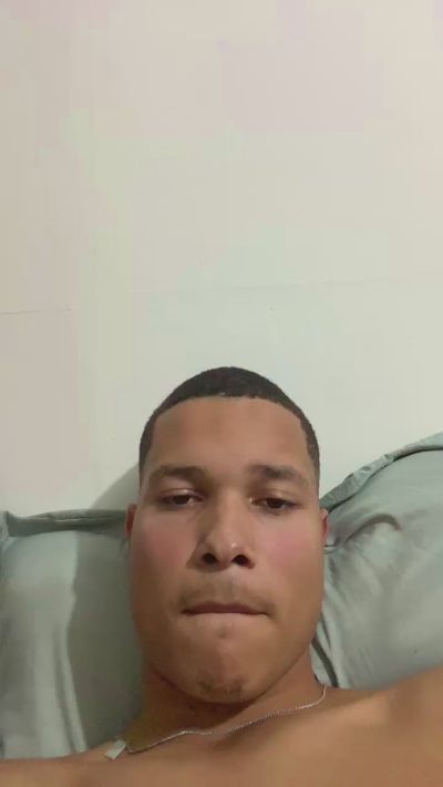 lucas7285 live cam on Cam4