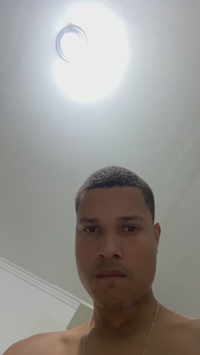 lucas7285 live cam on Cam4