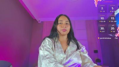 luccia_smith live cam on Cam4