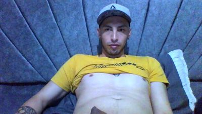 lucho_vergon live cam on Cam4