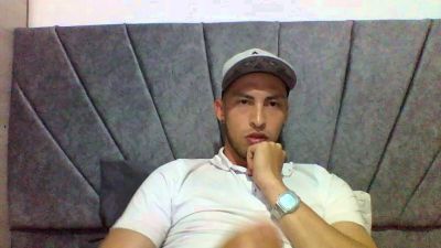 lucho_vergon live cam on Cam4