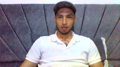lucho_vergon live cam on Cam4