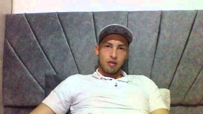 lucho_vergon live cam on Cam4