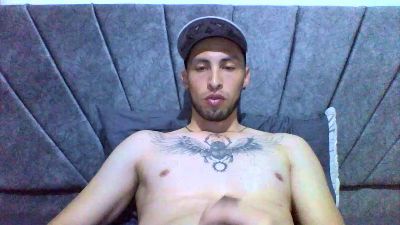 lucho_vergon live cam on Cam4