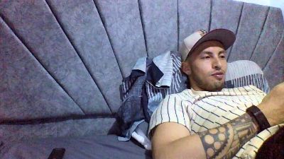 lucho_vergon live cam on Cam4