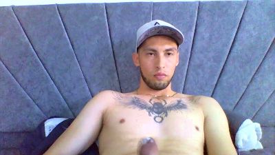 lucho_vergon live cam on Cam4