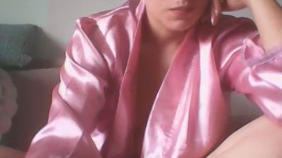 lucia398 live cam on Cam4