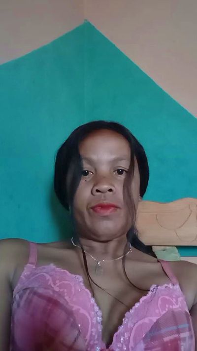 lucia3 live cam on Cam4