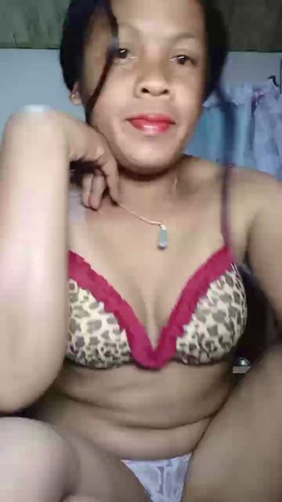 lucia3 live cam on Cam4