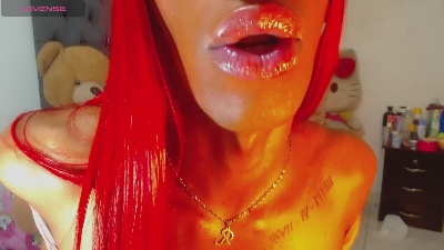 lucianadolll live cam on Cam4