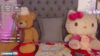 lucianadolll live cam on Cam4