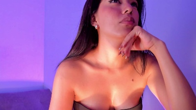 lucianaroush live cam on Cam4