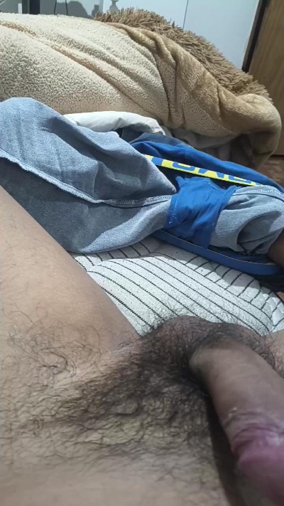 luciano854 live cam on Cam4